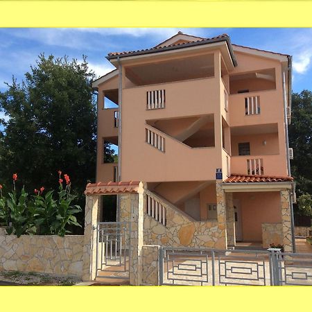 Apartments Coral, Klimno, Island Krk Ngoại thất bức ảnh
