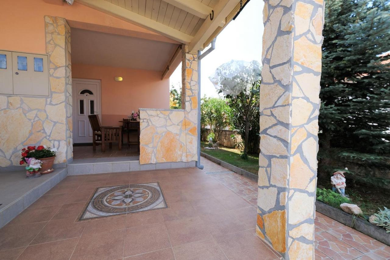 Apartments Coral, Klimno, Island Krk Ngoại thất bức ảnh